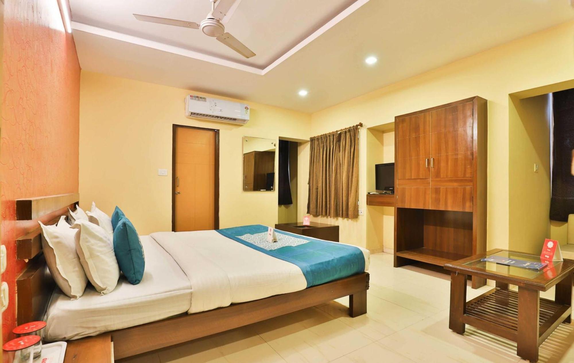 OYO 3444 Hotel Sunrise Gorwa Buitenkant foto