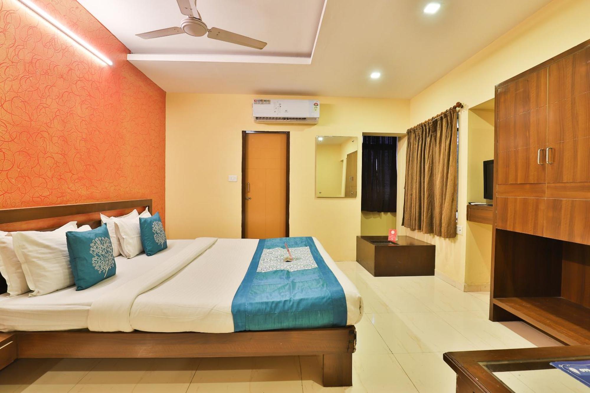 OYO 3444 Hotel Sunrise Gorwa Buitenkant foto