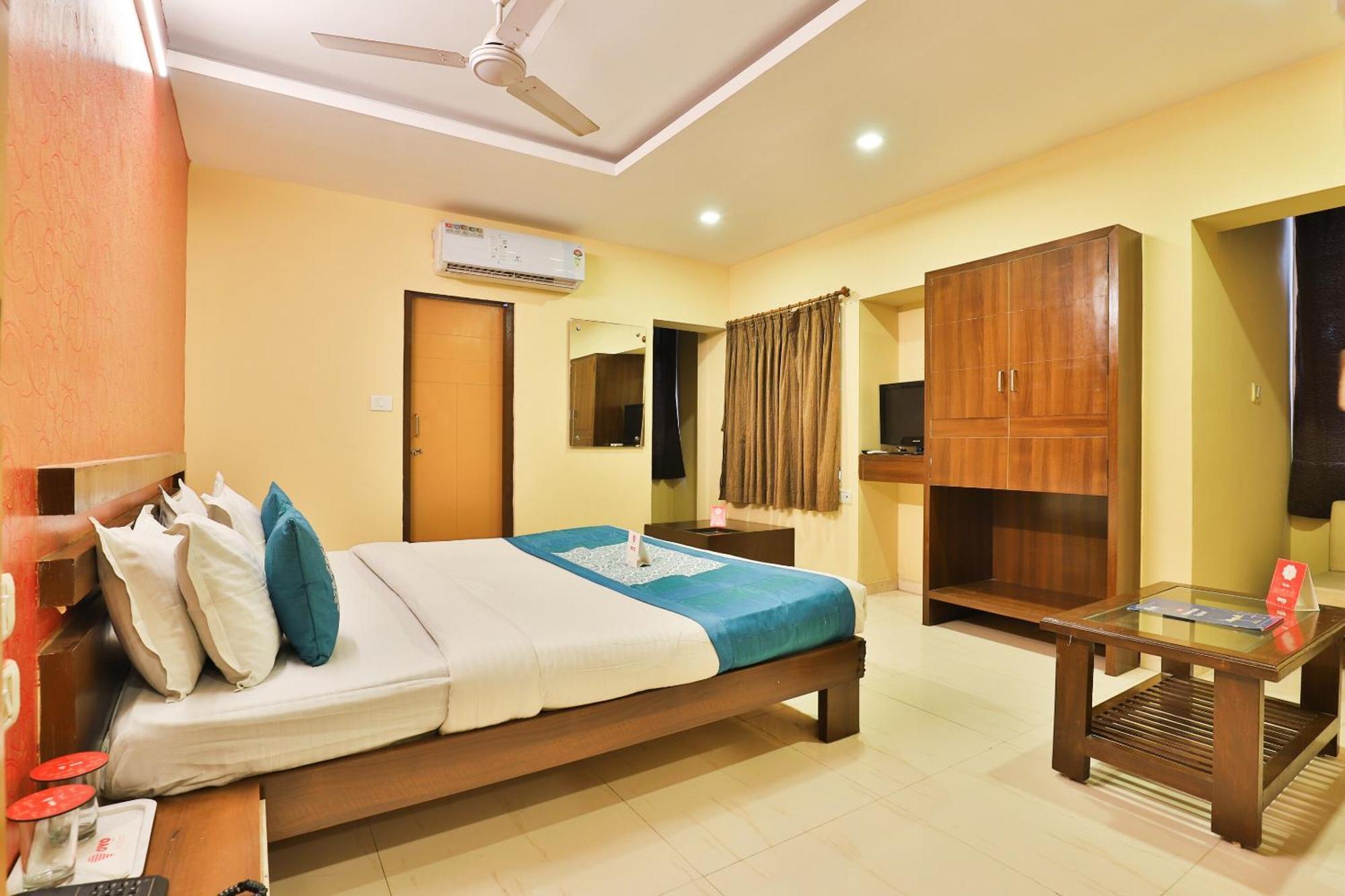 OYO 3444 Hotel Sunrise Gorwa Buitenkant foto